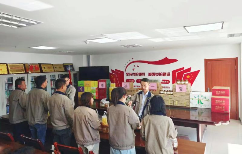 情系職工，夏送清涼&mdash;&mdash;朝物開投公司開展夏日送清涼活動