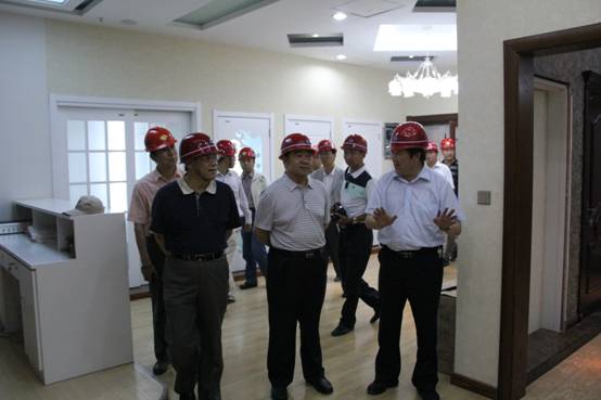 青海省經(jīng)濟(jì)委員會(huì)黨組書(shū)記、主任，省國(guó)資委  黨委副書(shū)記、副主任吳海昆實(shí)地考察物產(chǎn)集團(tuán)重點(diǎn)項(xiàng)目