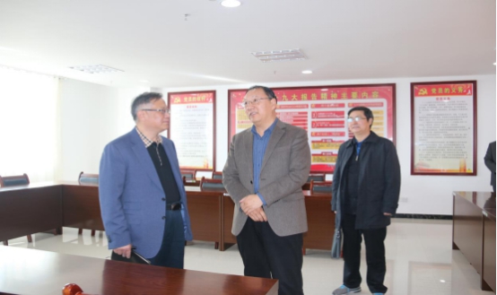 省委常委、省總工會主席馬吉孝等一行蒞臨青海物產(chǎn)集團(tuán)公司視察，調(diào)研指導(dǎo)道路貨運企業(yè)建會、貨運司機(jī)入會等工作