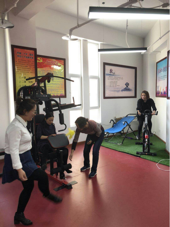 魅力女性、快樂巾幗