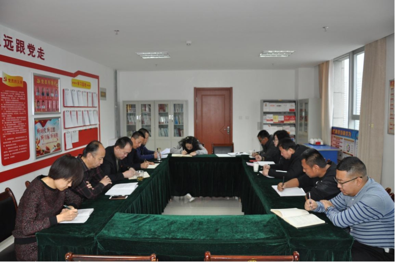 銘記&ldquo;生命線&rdquo;、分清&ldquo;是非線&rdquo; 修筑&ldquo;防腐線&rdquo;、不踩&ldquo;高壓線&rdquo;