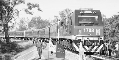 搭中國快車，促非洲發(fā)展