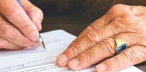 社?？ú恍⌒膩G失了，應(yīng)該怎么處理及補(bǔ)辦呢？